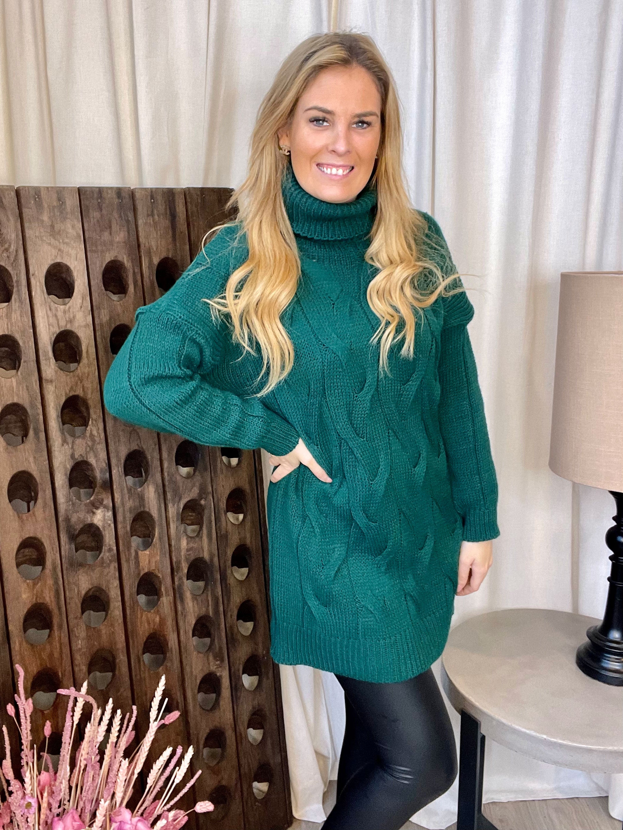 Masina - Stickad klänning med turtleneck